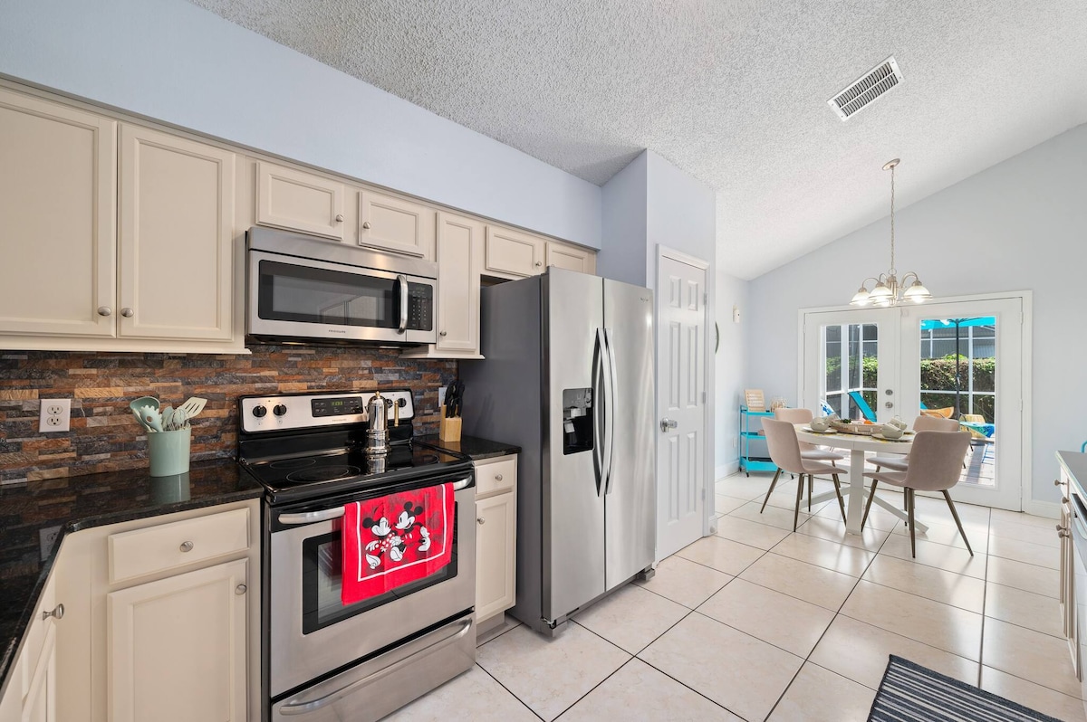 Retreat near Disney, Universal-Pool-Pet Friendly! image 6