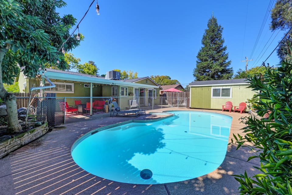 CalExpo /Arden /HotTub /Pool /Firepit /BBQ /No Pet Fee - Sacramento