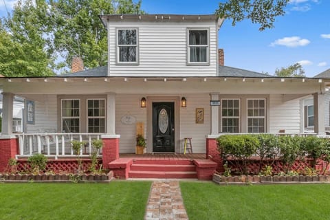 Spacious 4BD Augusta Retreat Near the Masters! BBQ