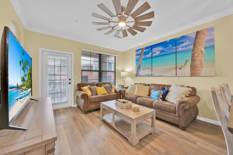 Disney Getaway Resort Condo w/ Pool • Sleeps 8