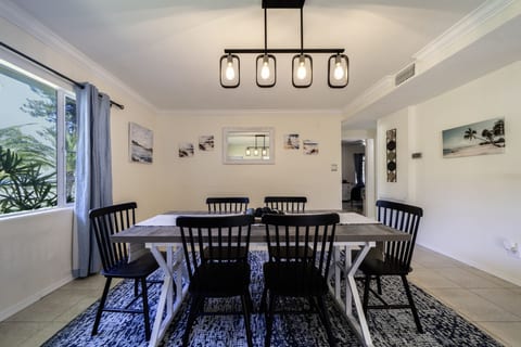 Beautiful 2bd Home with River Views & Amazing Sunsets