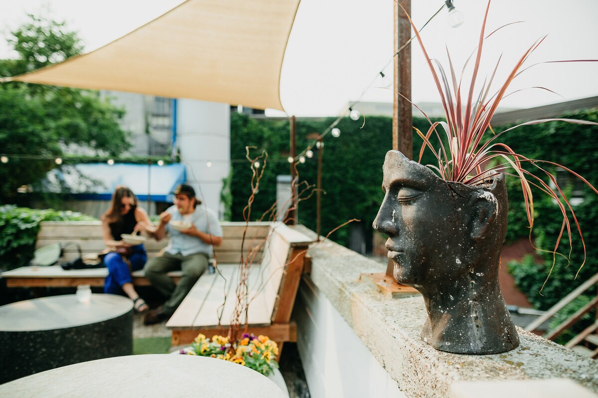 historic-charm-downtown-location-studio-k/