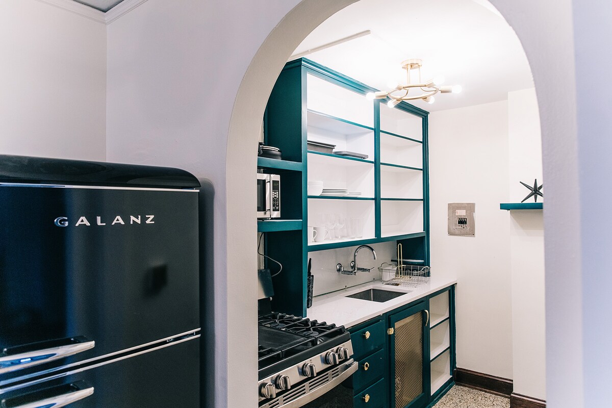 historic-charm-downtown-location-studio-k/