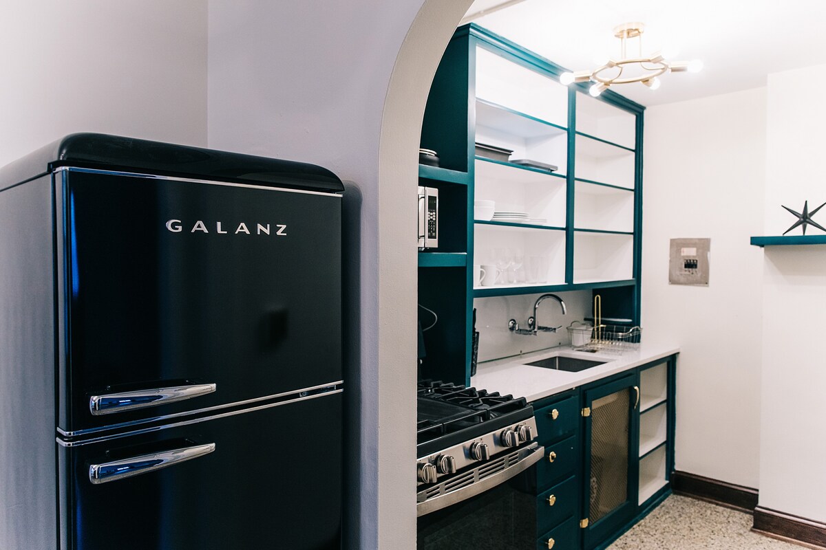 historic-charm-downtown-location-studio-k/