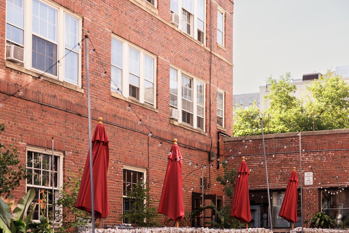 historic-charm-downtown-location-studio-k/