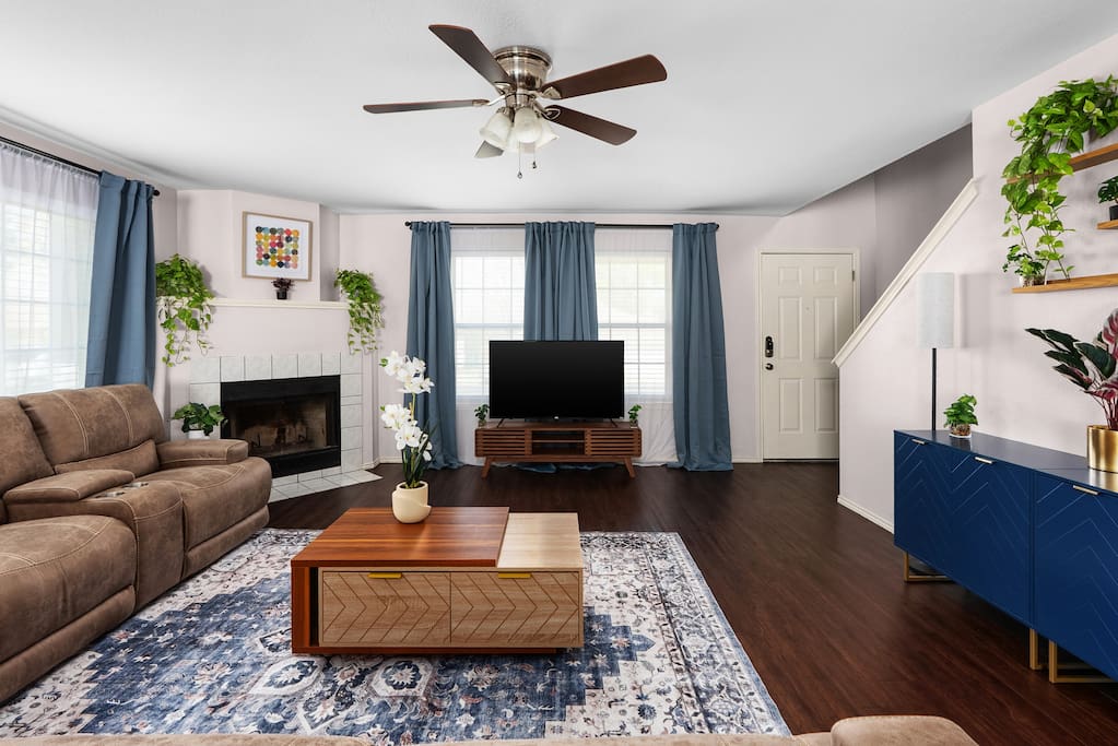 4br-flexible-stays-wifi-office-near-airport/