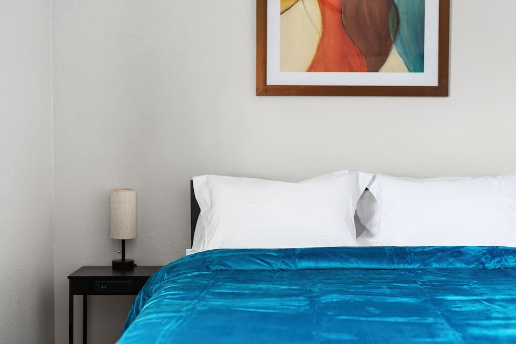 4br-flexible-stays-wifi-office-near-airport/