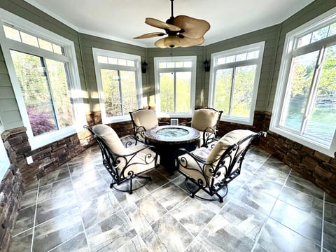 sunroom off kitchen