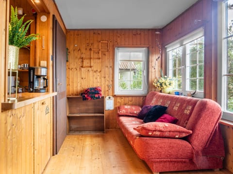 Pondside Retreat & Canoe