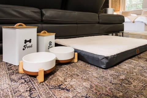A comfy dog bed, tasty treats, and a supply of dog food are all provided, making the schoolhouse welcoming for four-legged guests too. Everything is set so your pup can relax and enjoy the stay as much as you do.
