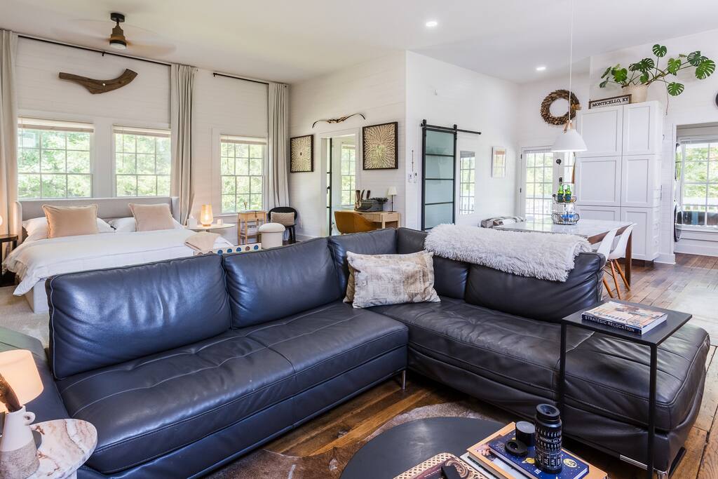 hidden-creek-schoolhouse/