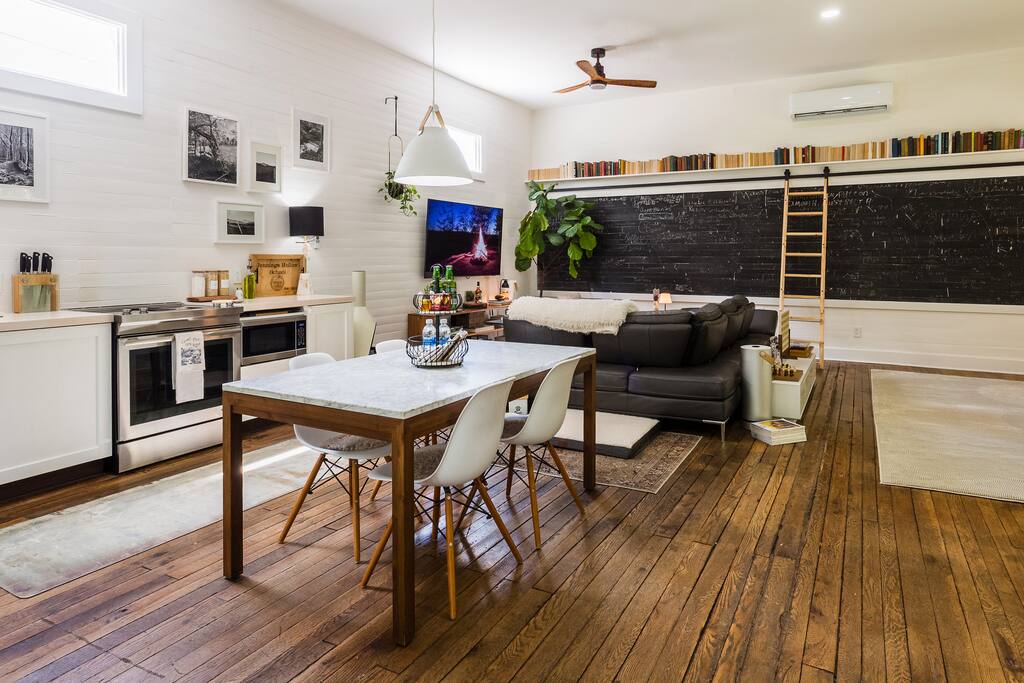 hidden-creek-schoolhouse/