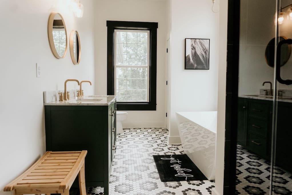 charlotte-n.c.-unique-and-beautiful-home/