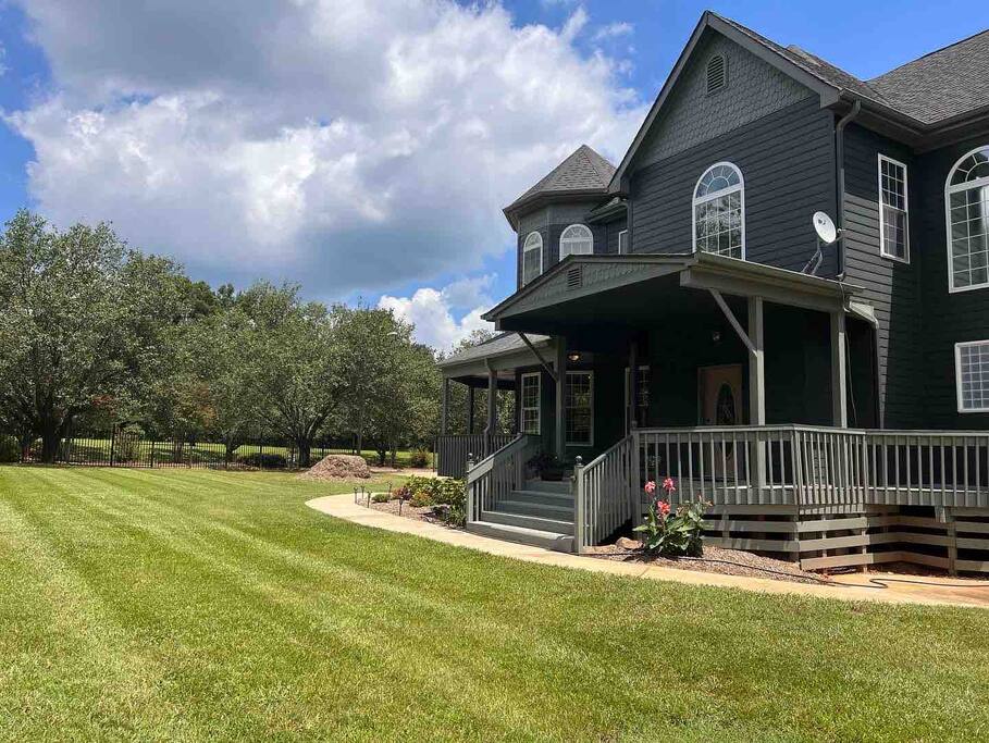 charlotte-n.c.-unique-and-beautiful-home/