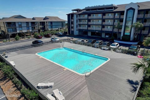 Perfect Family Getaway Steps to Beach and pool.