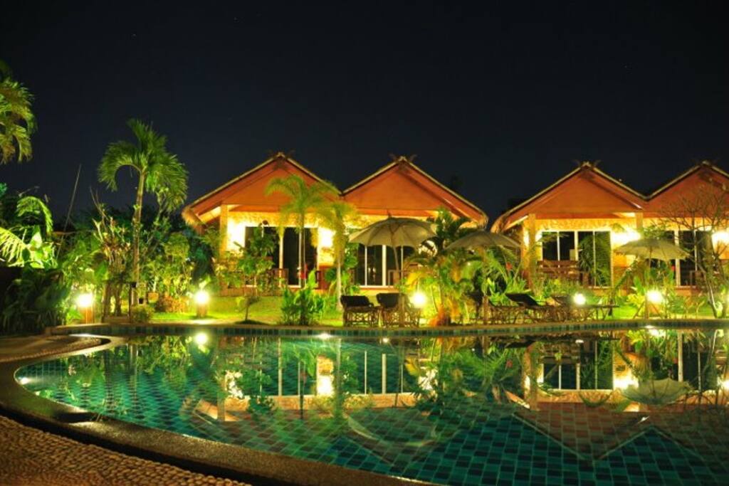 Poolside Bungalow w/ Jacuzzi at Resort. Minigolf