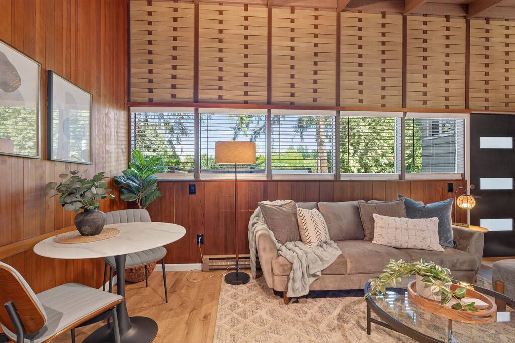 mid-century-hideaway-or-near-forest-park/