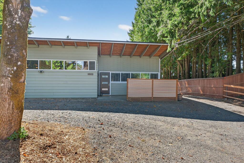 dual-mid-century-retreat-or-two-kitchens/