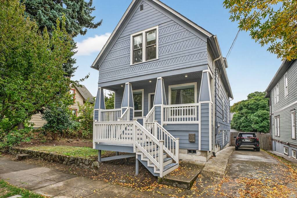 irvington-craftsman-or-4-ensuite-beds-or-fenced-yard/