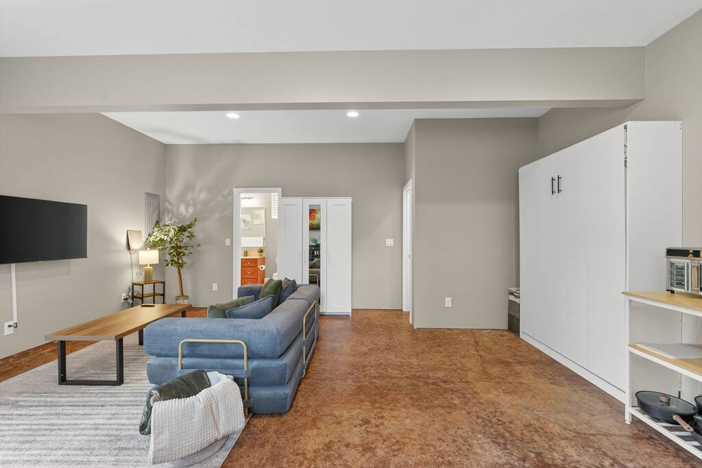 suburban-studio-or-near-golf-wineries-and-dining/