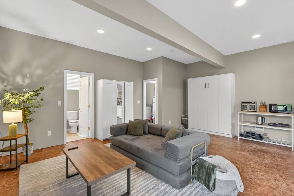 suburban-studio-or-near-golf-wineries-and-dining/