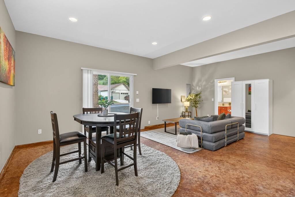 suburban-studio-or-near-golf-wineries-and-dining/