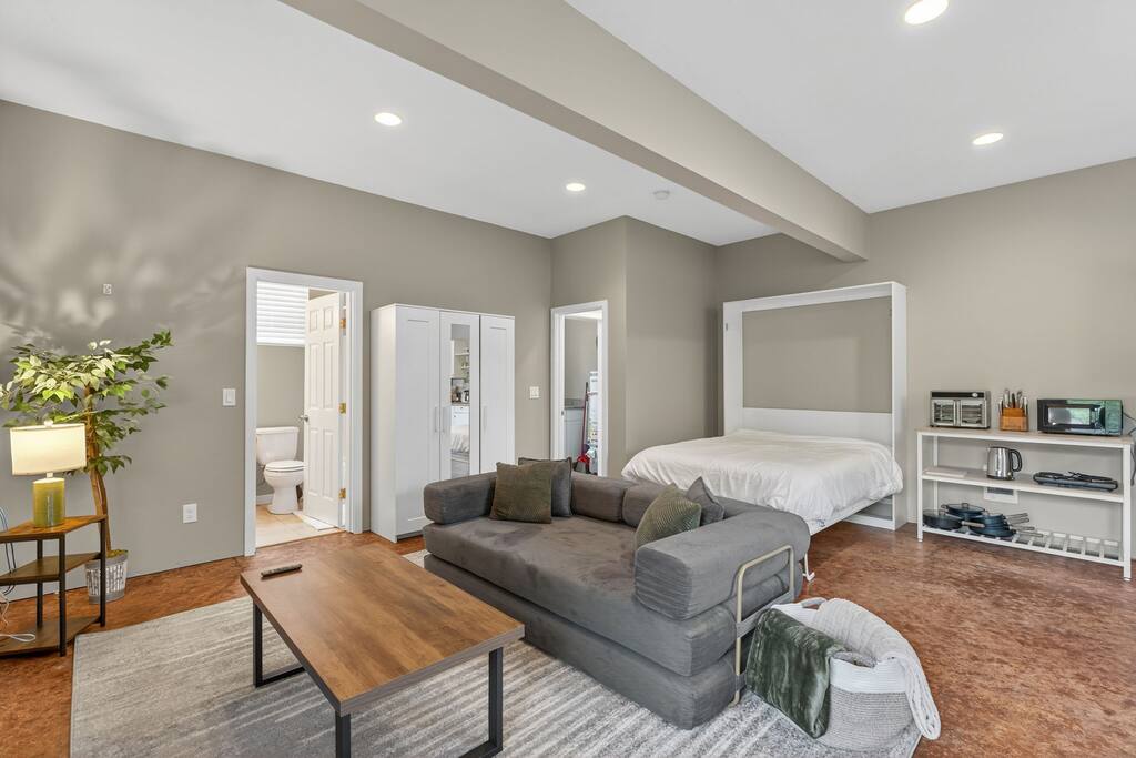 suburban-studio-or-near-golf-wineries-and-dining/