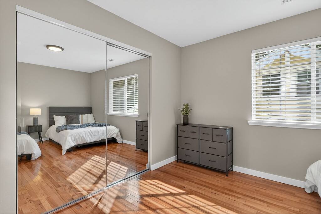 the-hideaway-retreat-or-two-kitchens-or-near-golf/