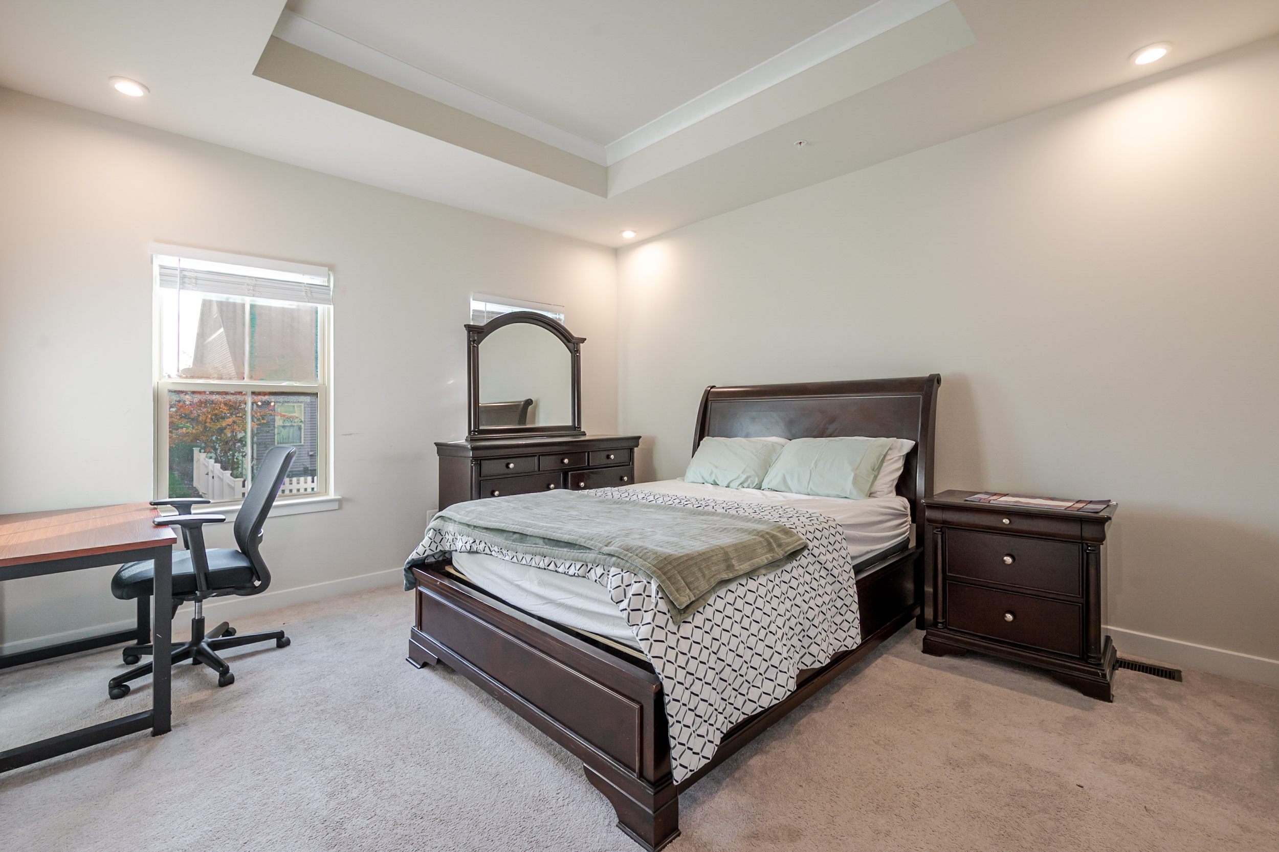 Masters Bedroom w/ Private Bath – Stylish & Comfy