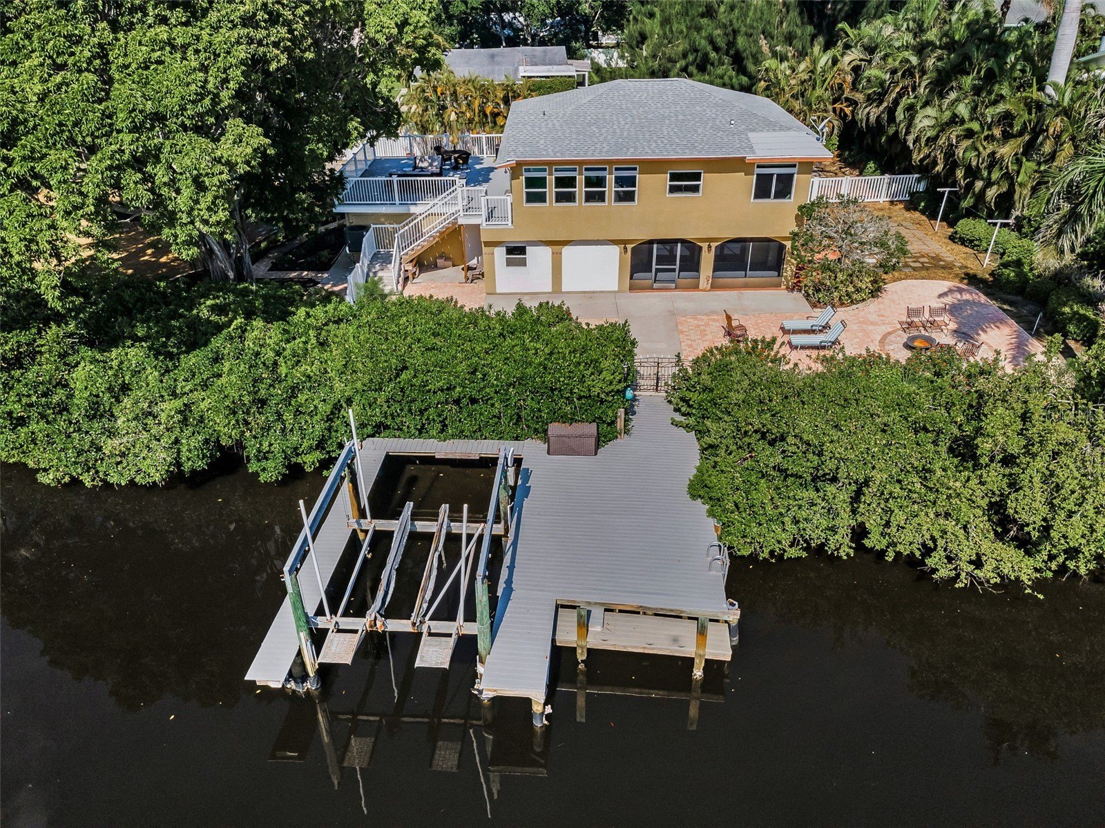 Waterfront in paradise!