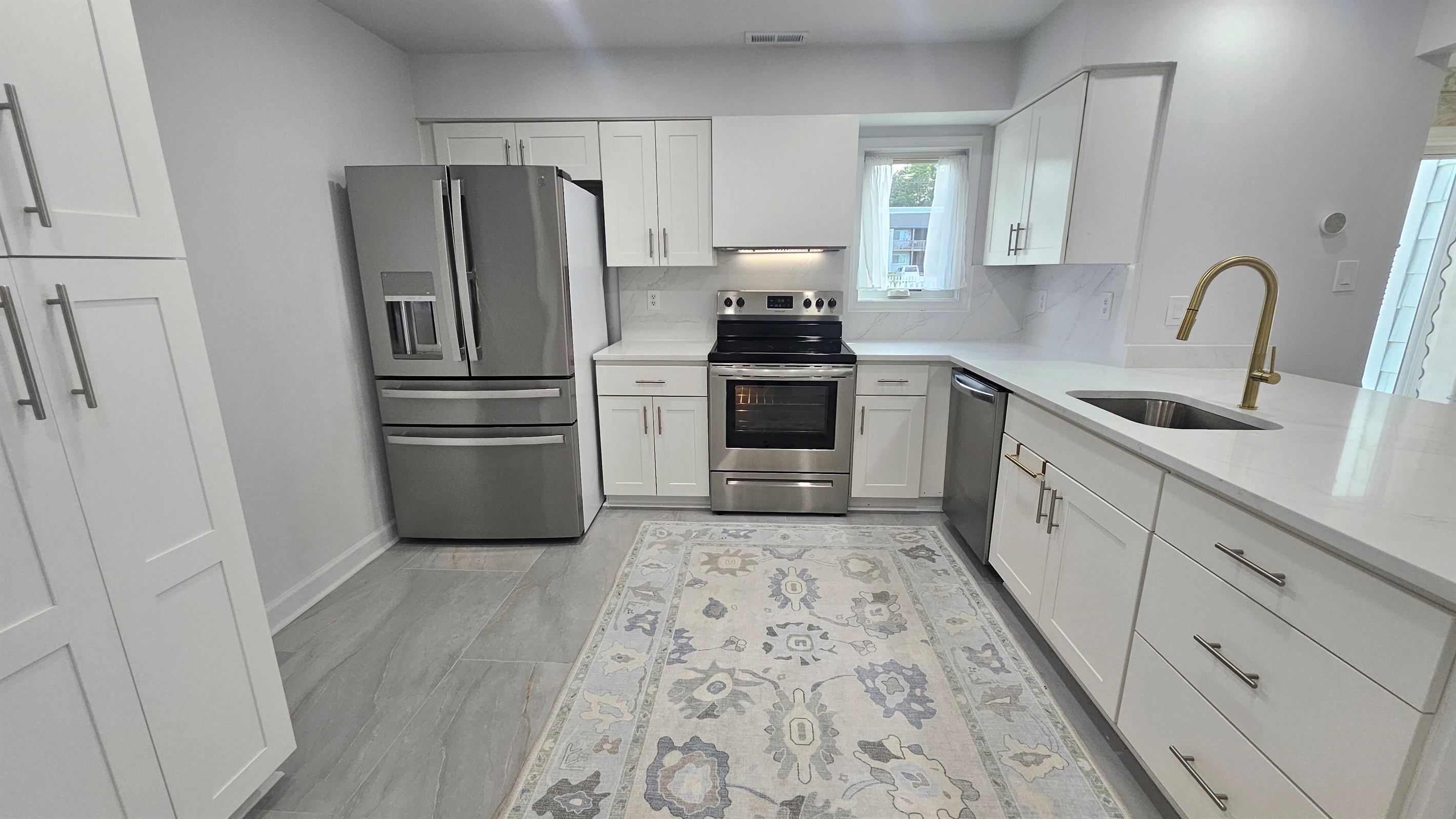 beachfront-2bd+den:-directaccessorfencedyardordogsok/