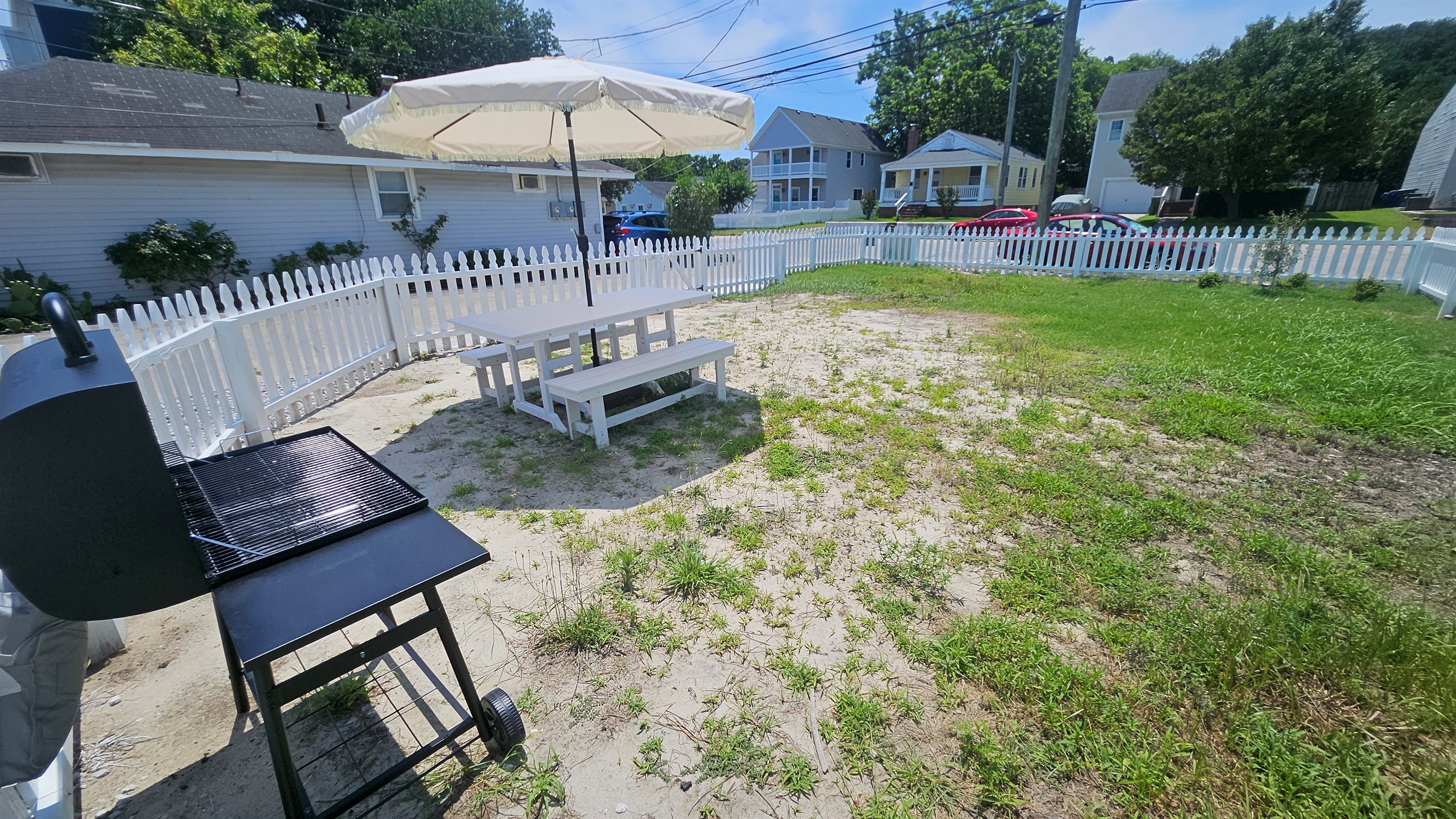 beachfront-2bd+den:-directaccessorfencedyardordogsok/