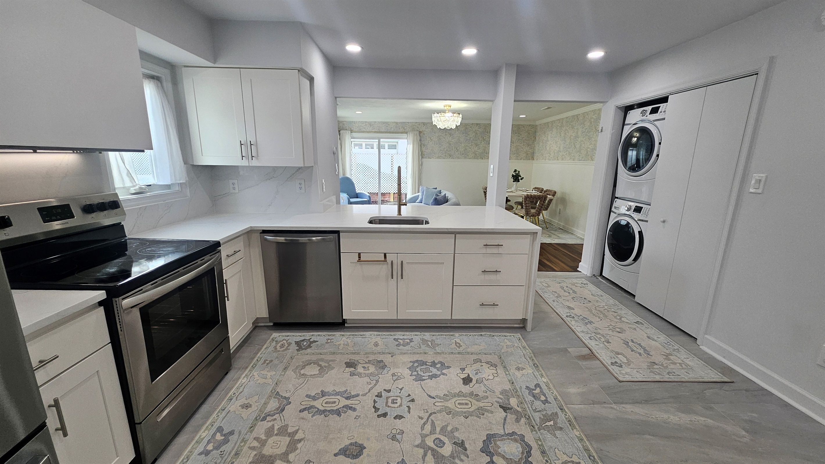 beachfront-2bd+den:-directaccessorfencedyardordogsok/