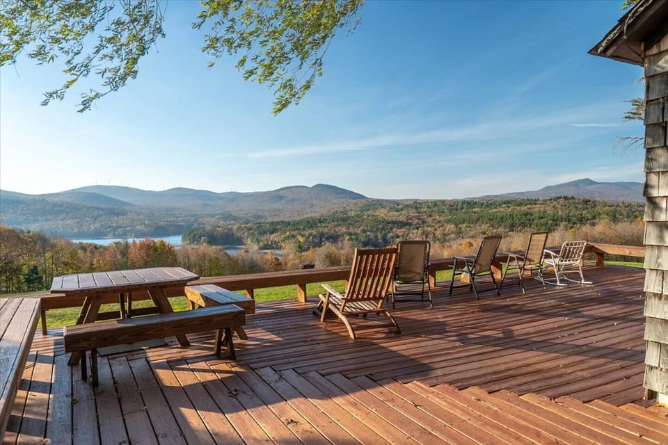 Charming Home with Lake and Mountain View - Whitingham