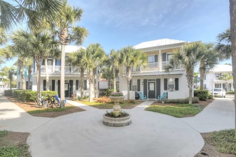 30A Bridge to Paradise Bungalo: 400 yards to Beach image 4