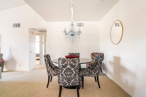 Spacious 2 Bdr Condo w/ 2 Pools by Downtown PS image 4