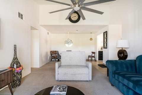 Spacious 2 Bdr Condo w/ 2 Pools by Downtown PS image 3
