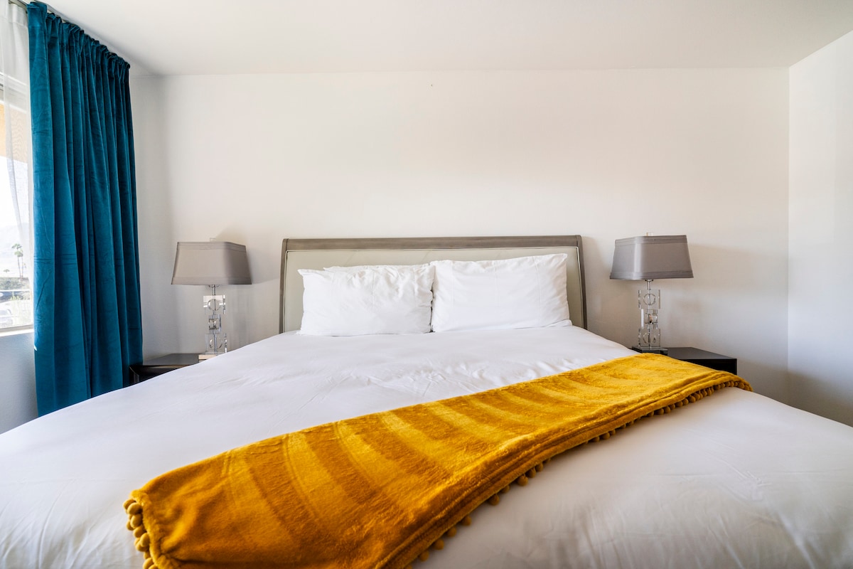 spacious-2-bdr-condo-w-2-pools-by-downtown-ps/