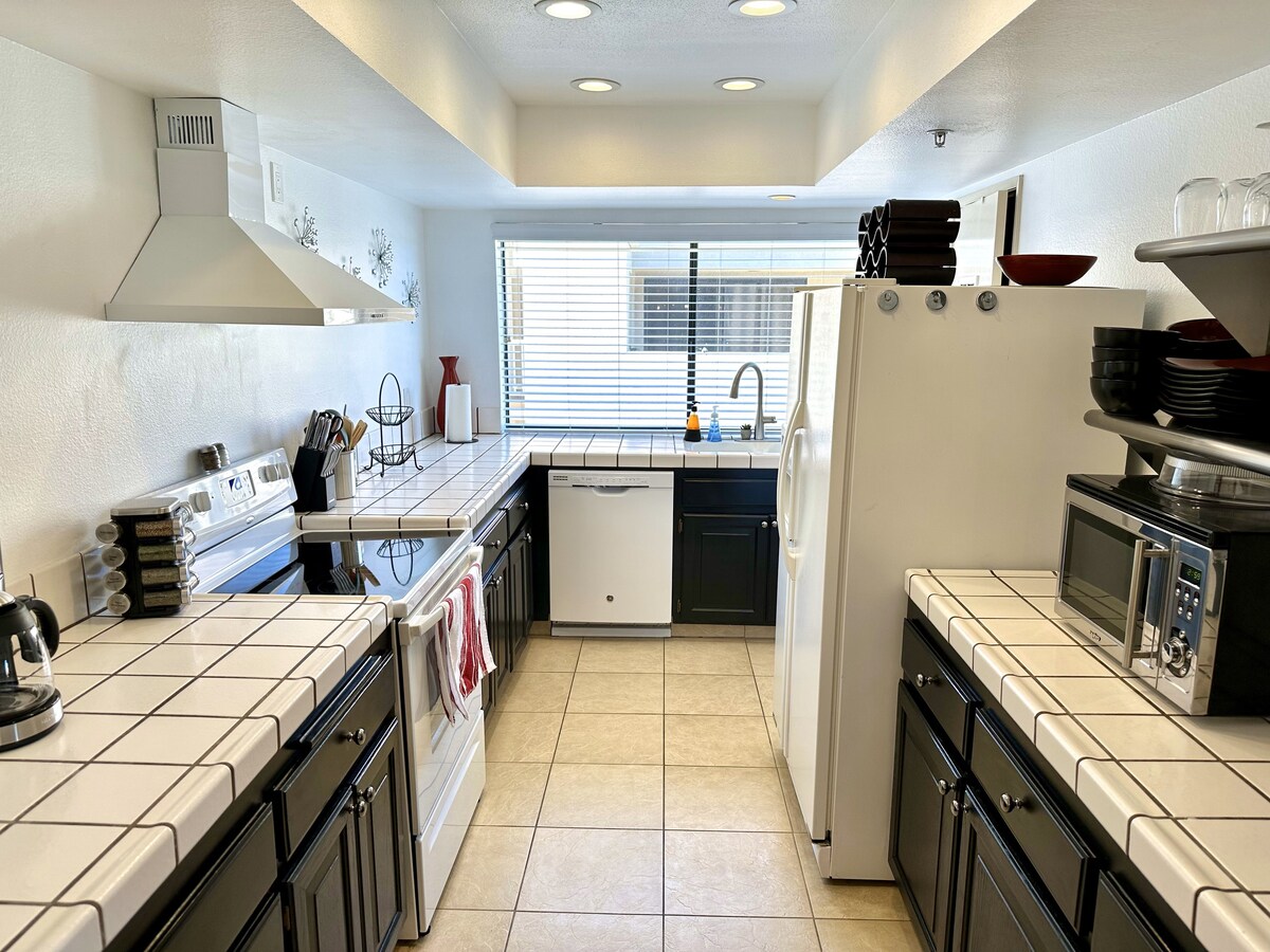 Spacious 2 Bdr Condo w/ 2 Pools by Downtown PS image 34