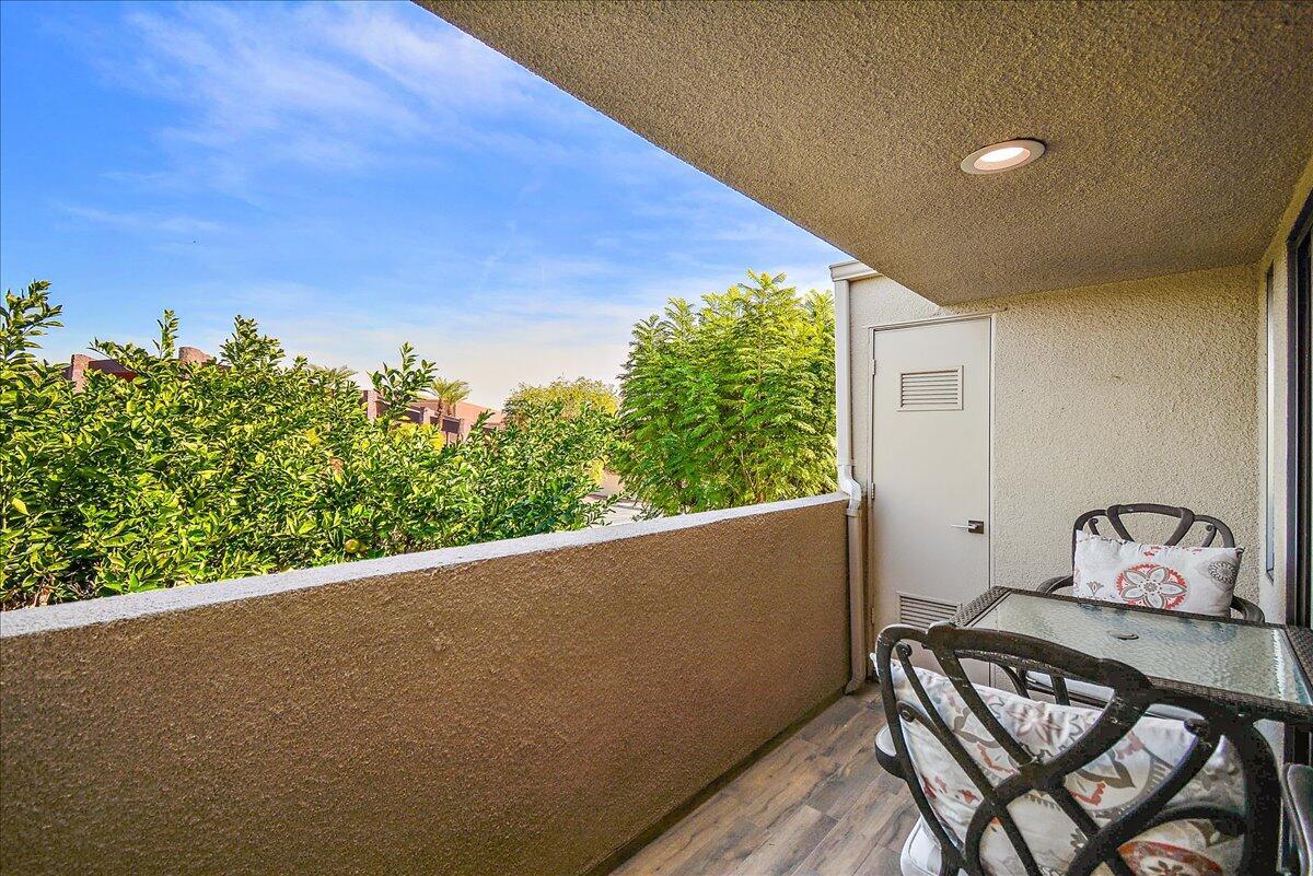 Spacious 2 Bdr Condo w/ 2 Pools by Downtown PS image 31