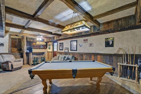 Birds Eye Cabin: Sunset & Starry Retreat