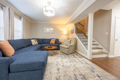 Auburn Townhome Walk to Toomer's Newly Reno'd 3BR image 1
