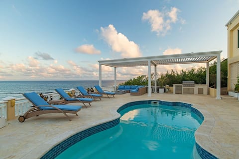 The Cerulean – Oceanfront Luxury Retreat