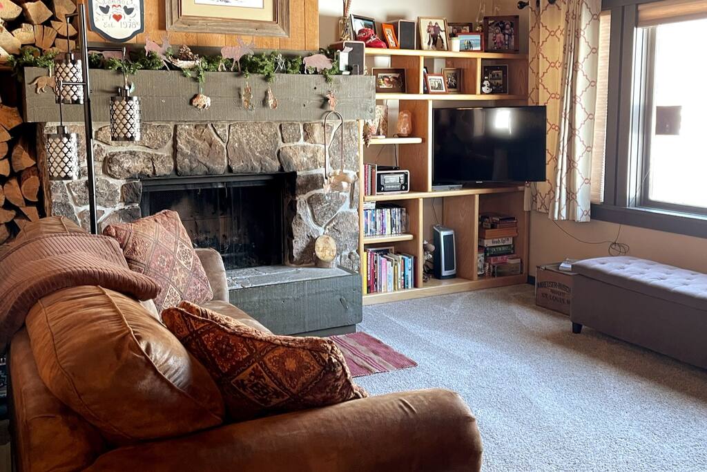 Cozy Condo with Valley Views - by Merrily Vacation Properties