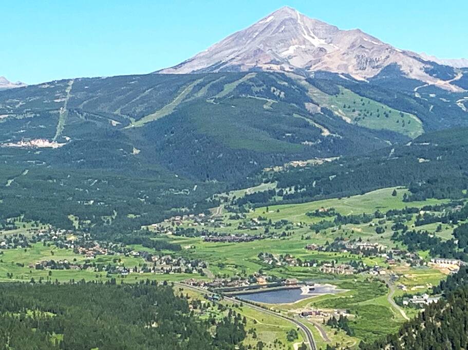 cozy-condo-with-valley-views-by-merrily-vacation-properties/