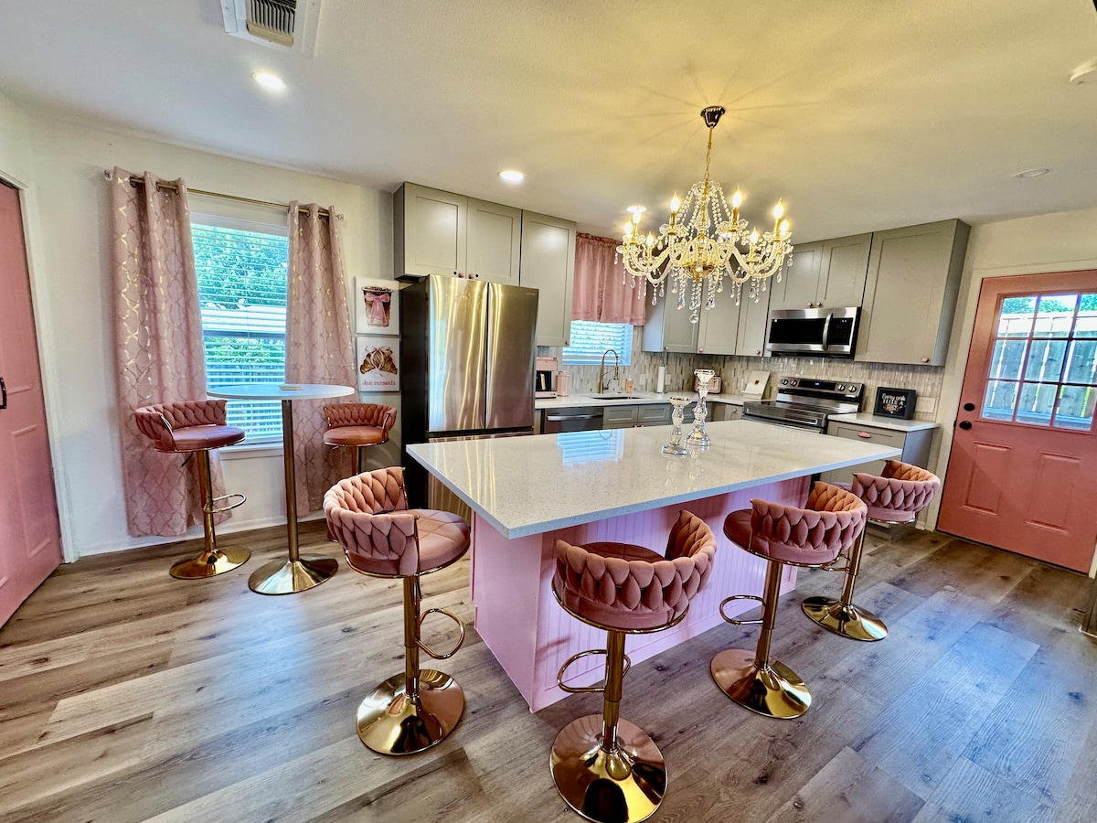 *FLASH SALE*Tickled Pink GLAM House close to Main image 1