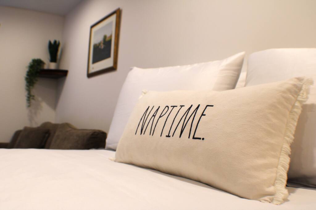 new!-charming-condo-in-the-heart-of-downtown/