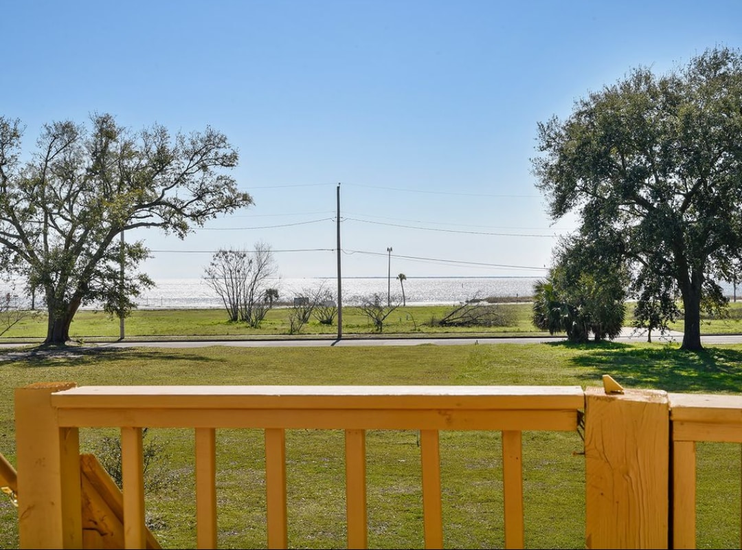 Home 1 : Back Deck view of gulf