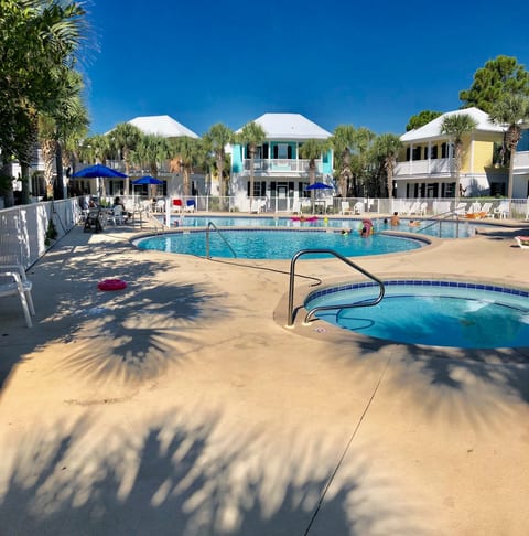 The pool and hot tub are one of the nicest ones in the area. It's great for families with kids. Our bungalow is about 15 to 20 sec the pool making it convenient for our guests.