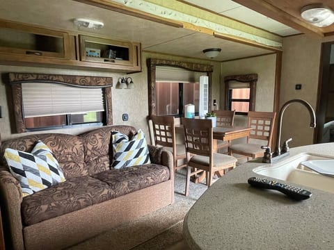 Flex RV, quiet acreage location, close to town